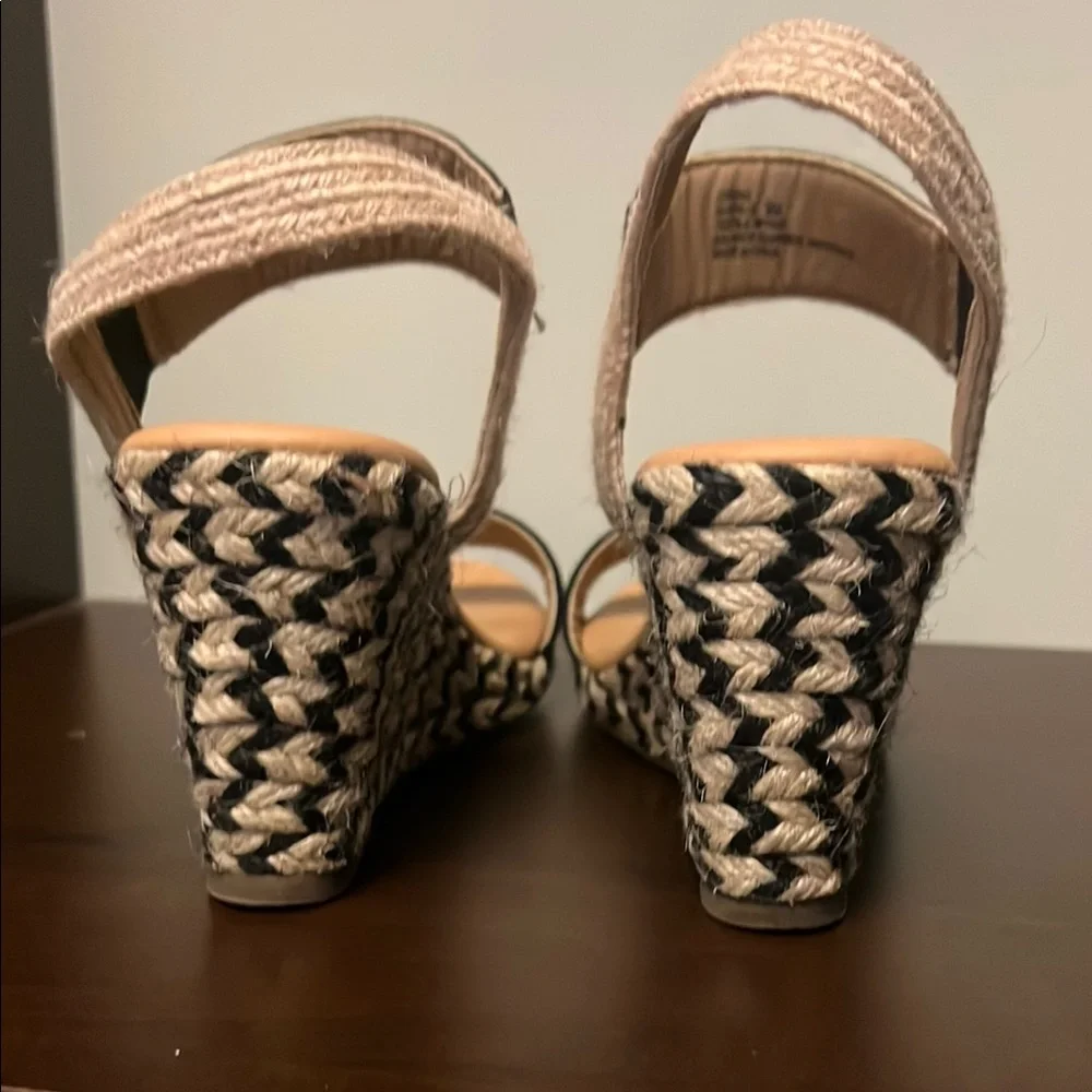 Stylish Black and Tan Wedge Sandals - Picture 2 of 5
